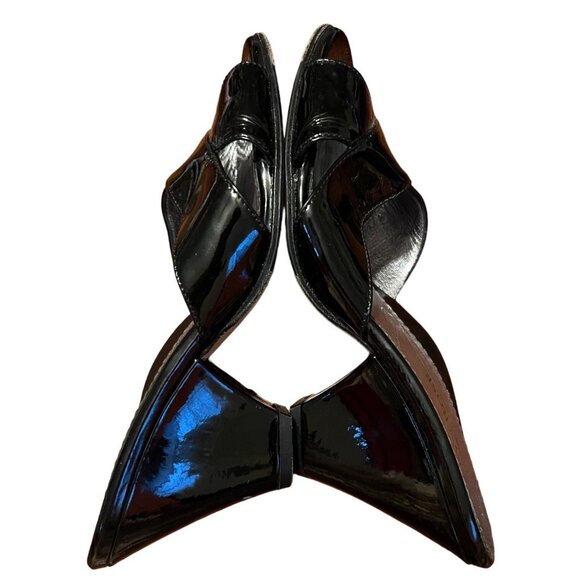 Taryn Rose women's black patent leather slip on, open toe sandals, 6.5M - Picture 5 of 9